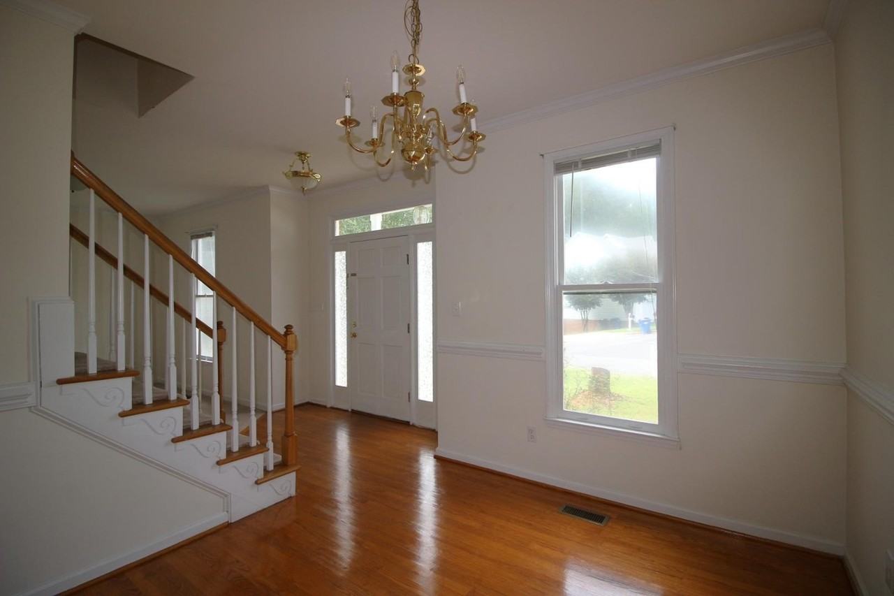 1437 Opal Ct - Photo 4 of 20