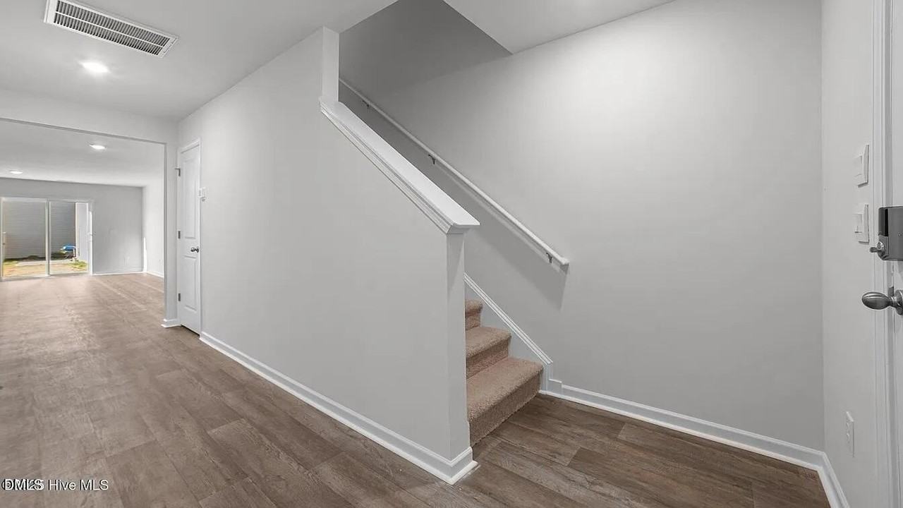 286 Palm Dr - Photo 4 of 42