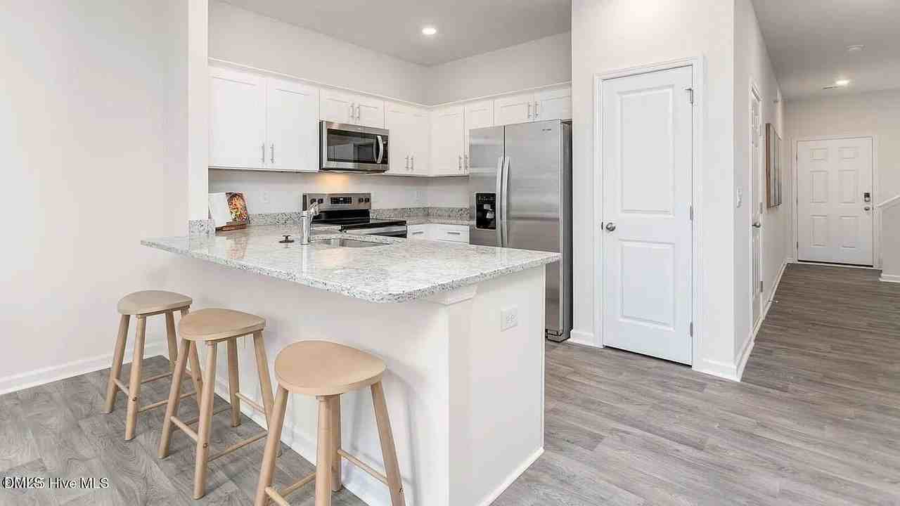 412 Cherry Laurel Dr - Photo 3 of 28