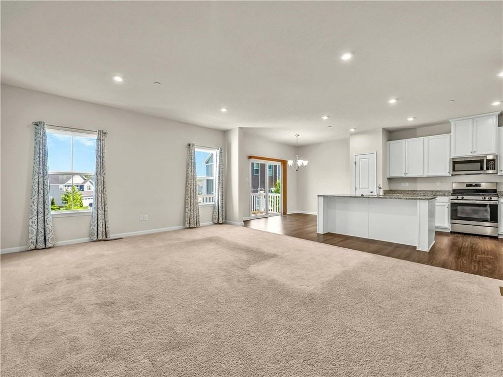 216 Cranesbill Dr - Photo 3 of 45