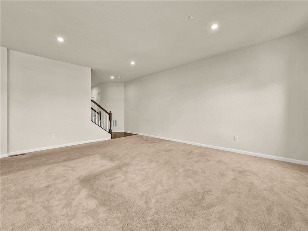 216 Cranesbill Dr - Photo 5 of 45