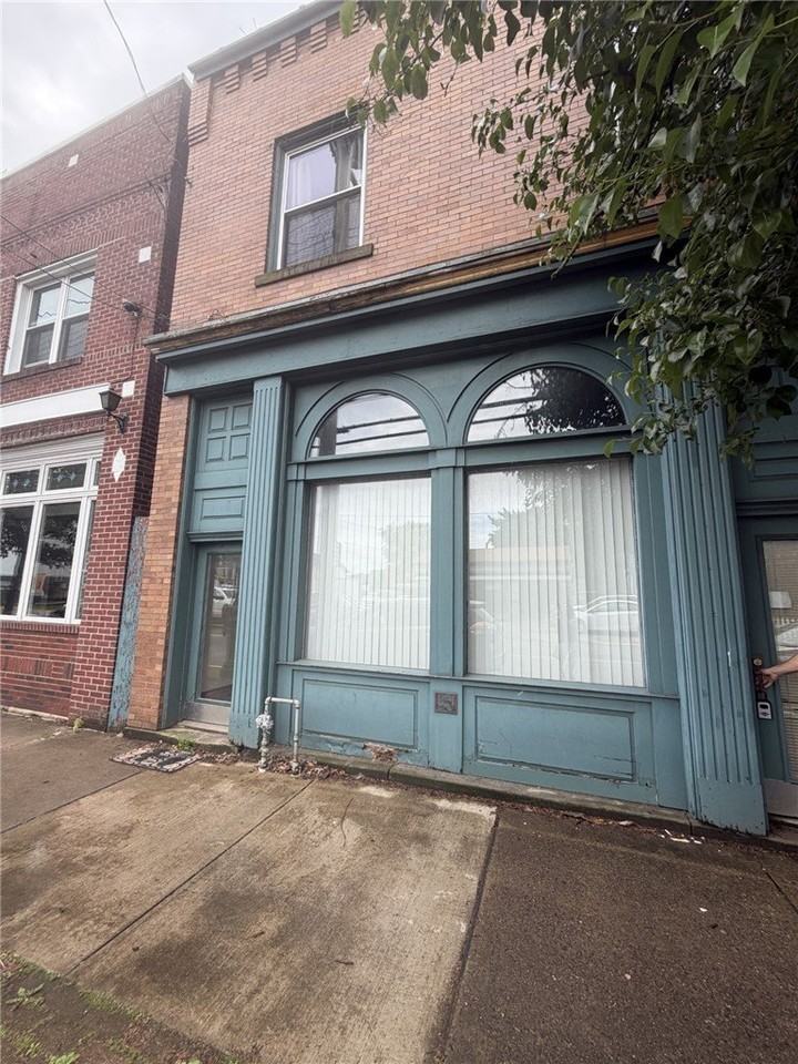 546 California Ave - Photo 2 of 17
