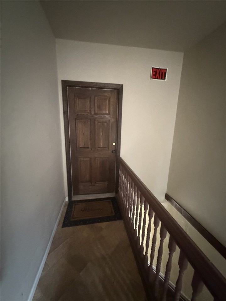 546 California Ave - Photo 4 of 17