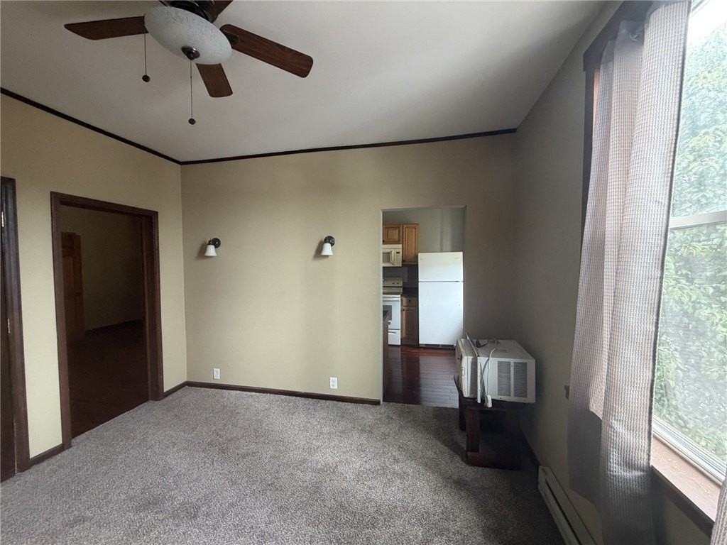 546 California Ave - Photo 5 of 17