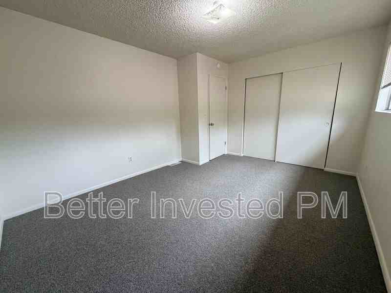 976 Marlene St - Photo 5 of 11