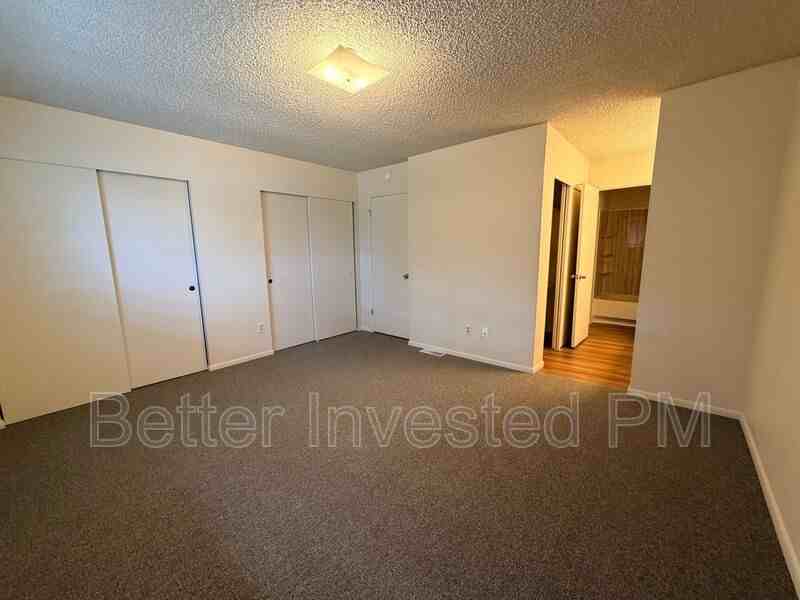 976 Marlene St - Photo 7 of 11