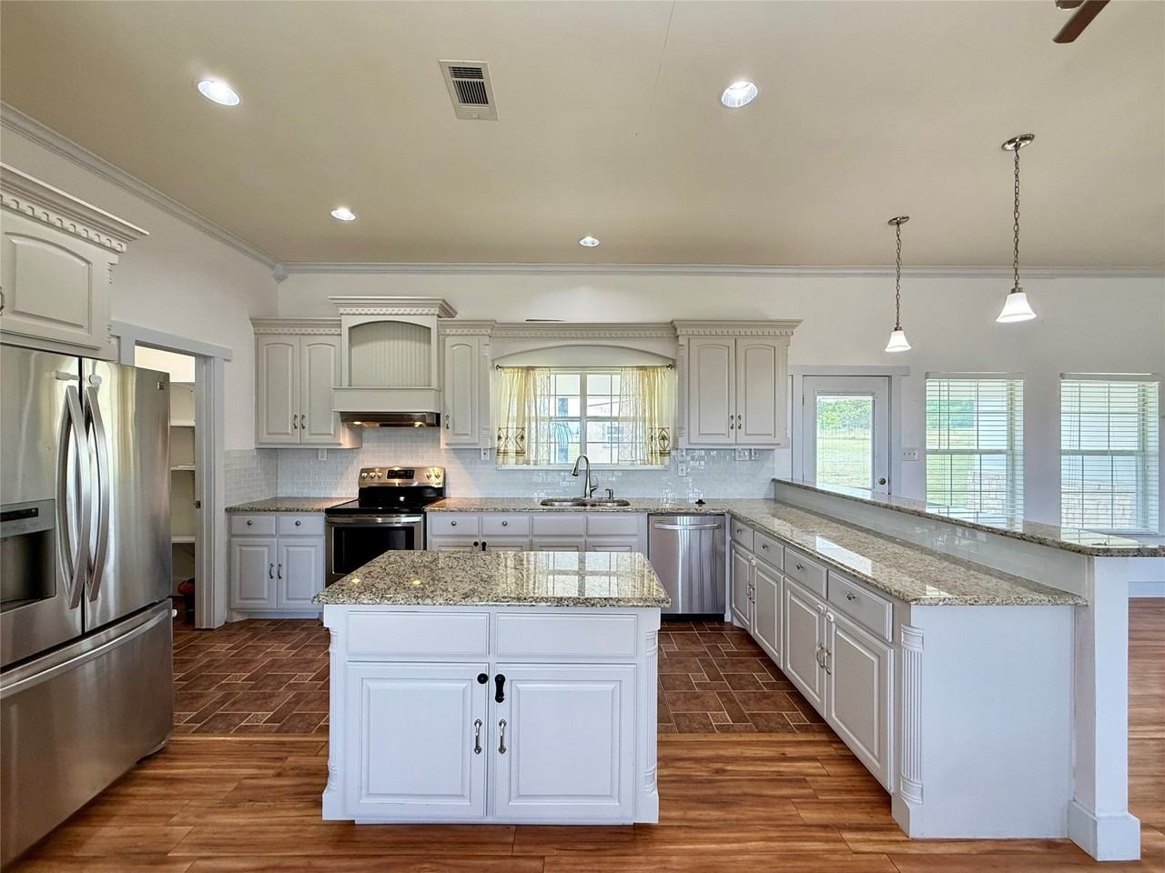 487 County Road 2622 - Photo 5 of 17