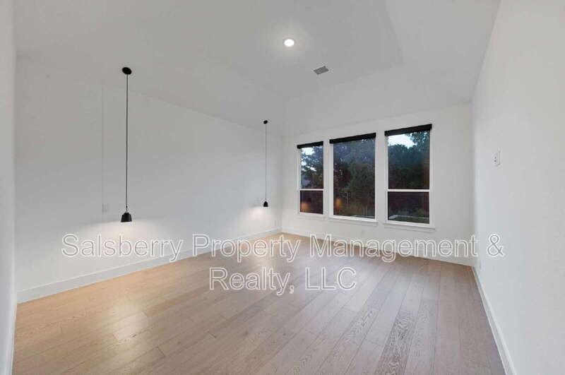 1790 Coopers Hawk Dr - Photo 3 of 34
