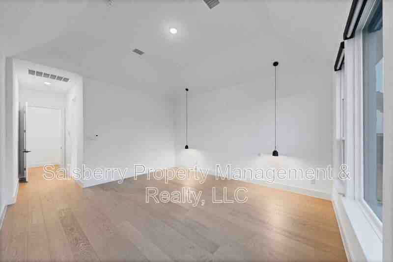 1790 Coopers Hawk Dr - Photo 4 of 34