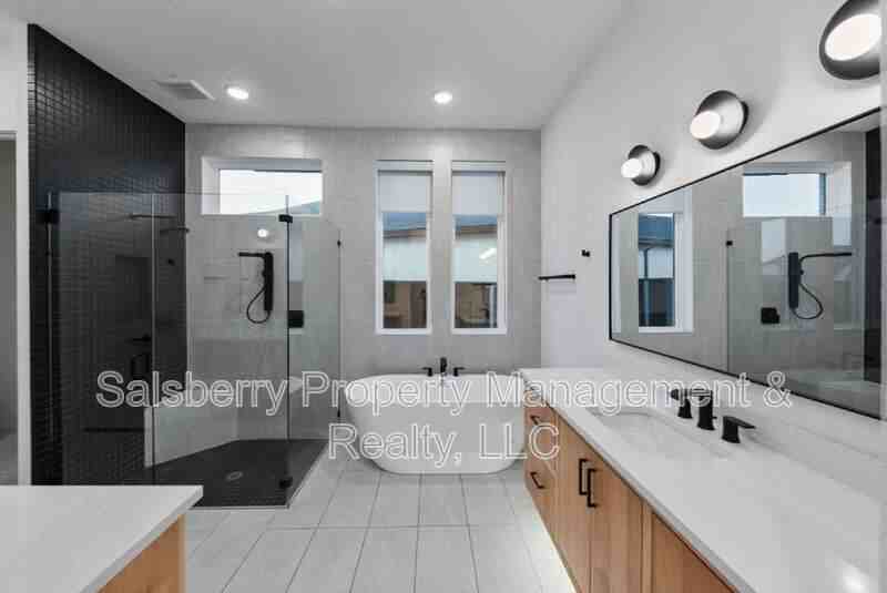 1790 Coopers Hawk Dr - Photo 5 of 34