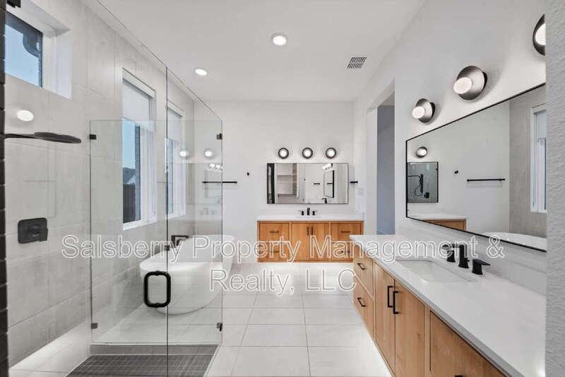 1790 Coopers Hawk Dr - Photo 7 of 34