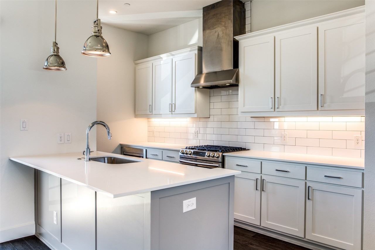 4908 Manett St #103 - Photo 6 of 14
