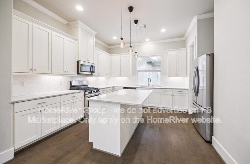 910 W 35th St #C - Photo 4 of 8