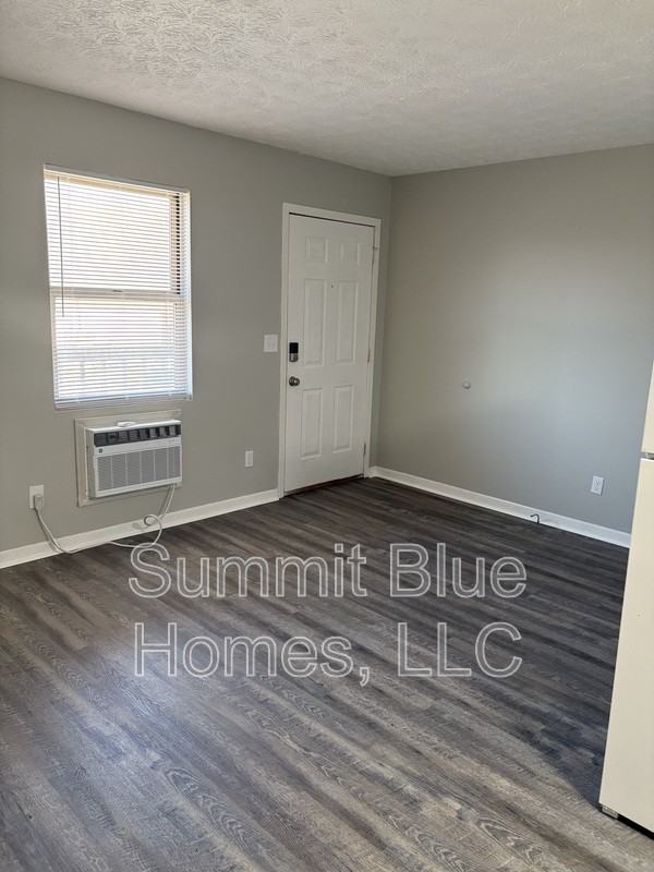 3953 Kent St #1 - Photo 7 of 8
