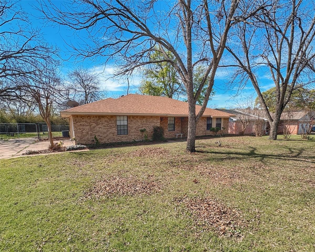 8111 Llano Ave - Photo 2 of 23