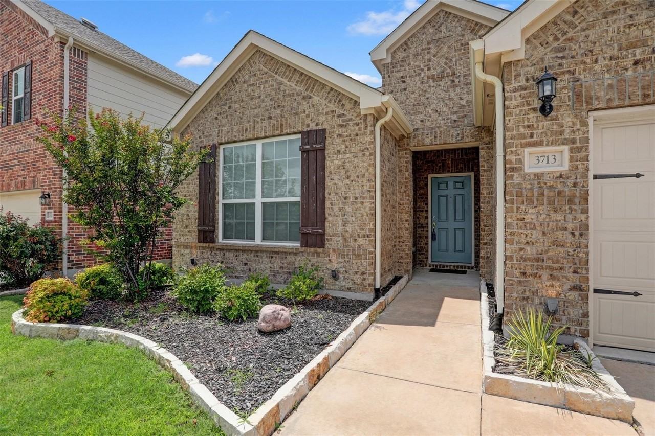3713 Limousine Pkwy - Photo 2 of 38