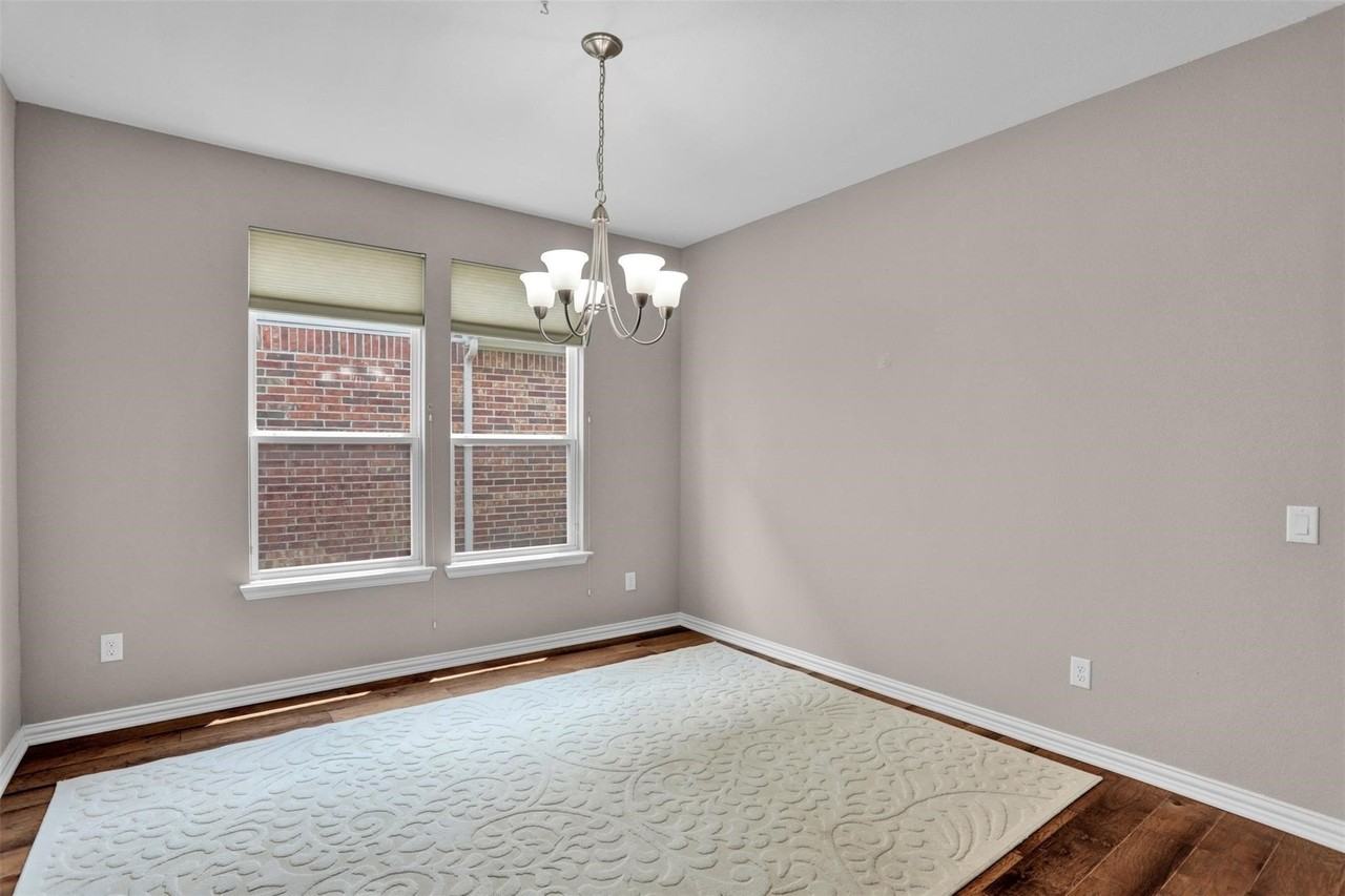 3713 Limousine Pkwy - Photo 5 of 38