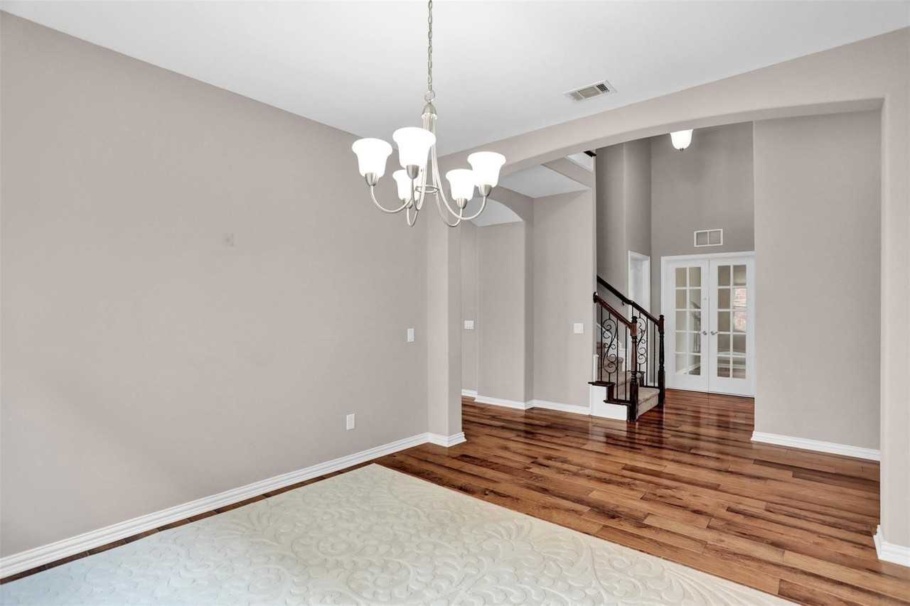 3713 Limousine Pkwy - Photo 6 of 38