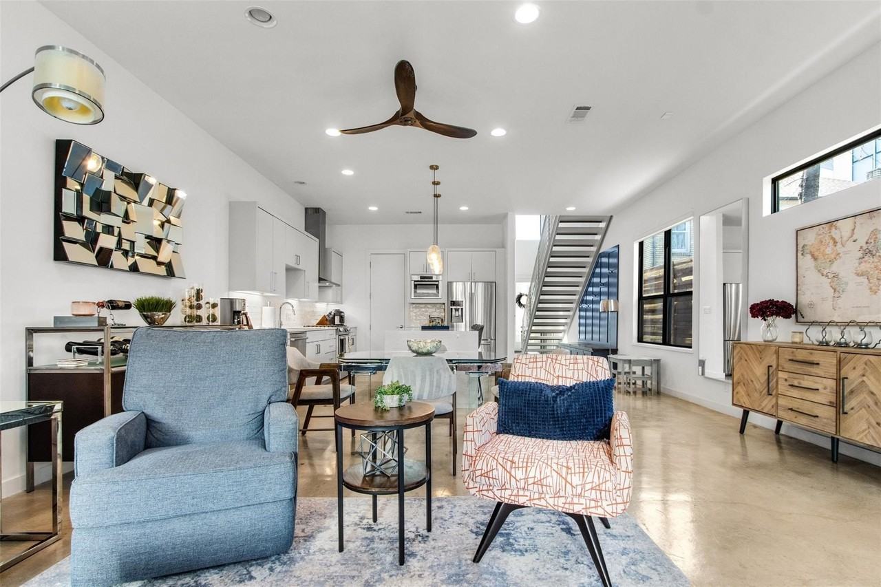 5957 Ross Ave #A - Photo 6 of 33