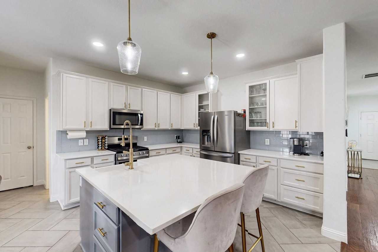 4260 Doe Creek Trl - Photo 2 of 32