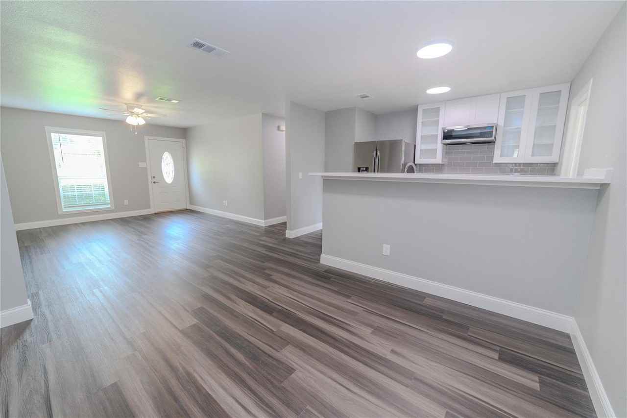 809 Wilcox St - Photo 5 of 26