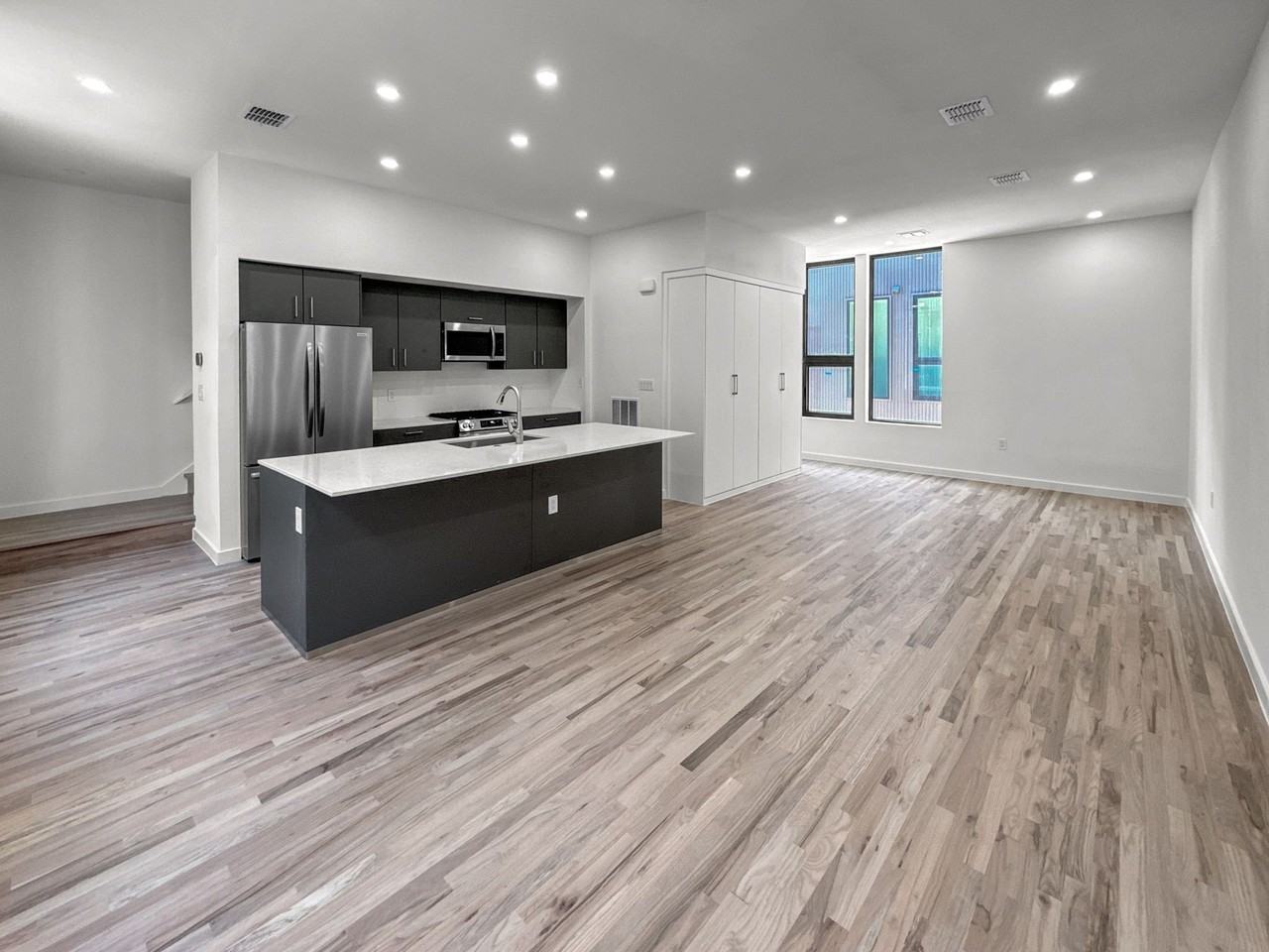4803 Manett St #103 - Photo 4 of 15