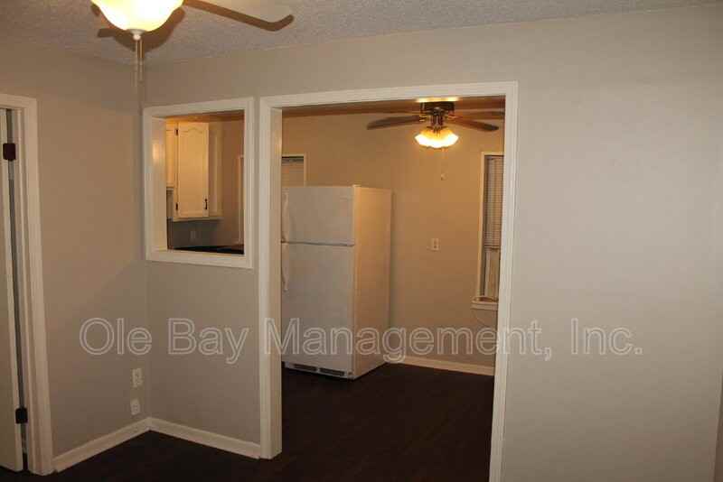 2305 - Photo 3 of 5