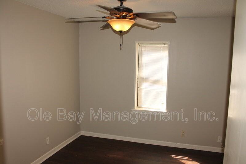 2305 - Photo 4 of 5