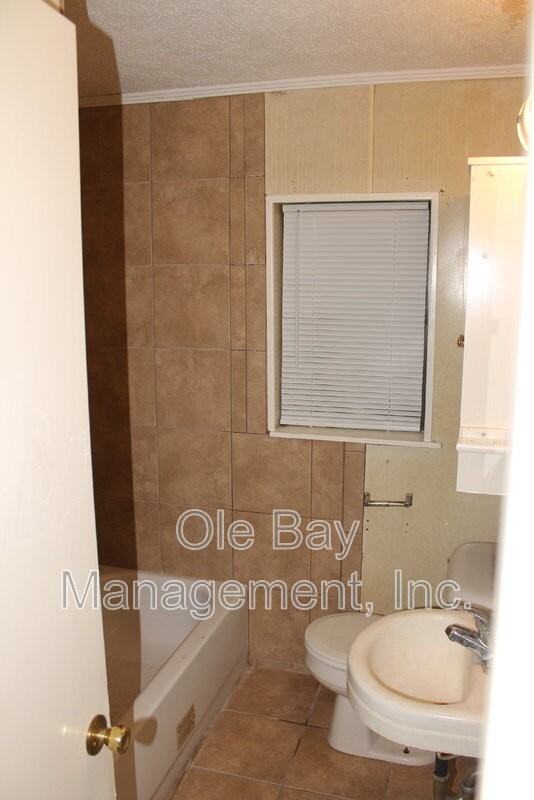 2305 - Photo 5 of 5