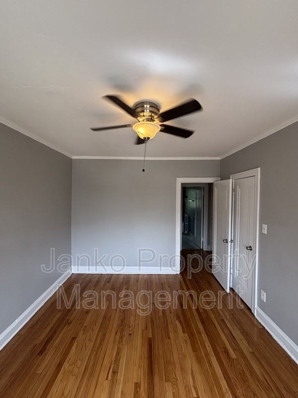 2907 W 56th St #2 - Photo 3 of 7