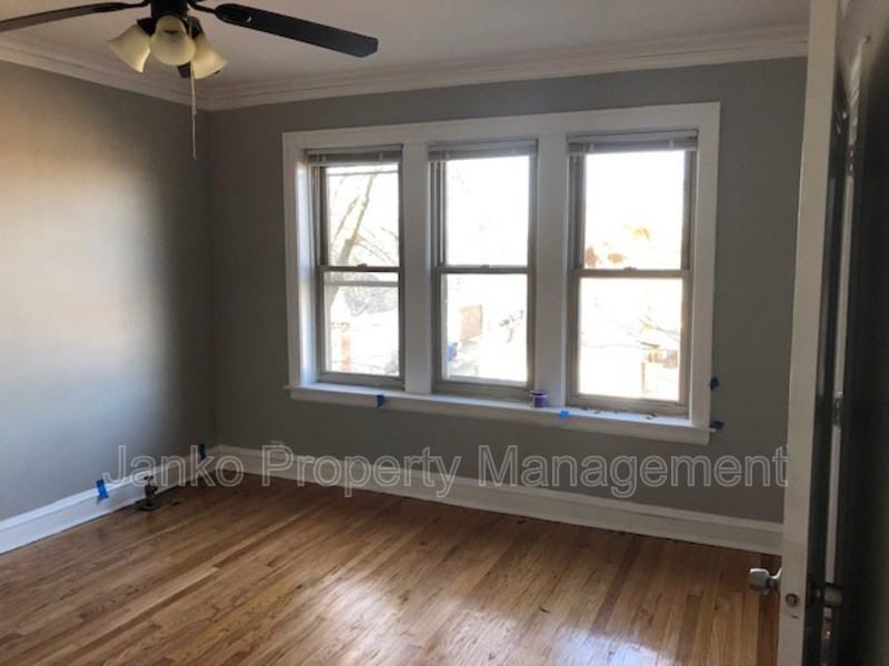 2907 W 56th St #2 - Photo 5 of 7