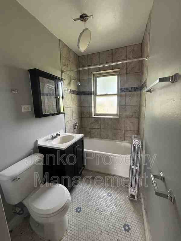 2907 W 56th St #2 - Photo 7 of 7