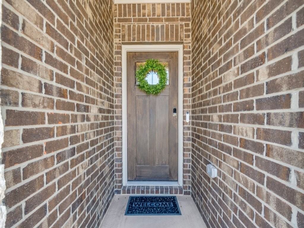 107 Olympus St - Photo 2 of 24