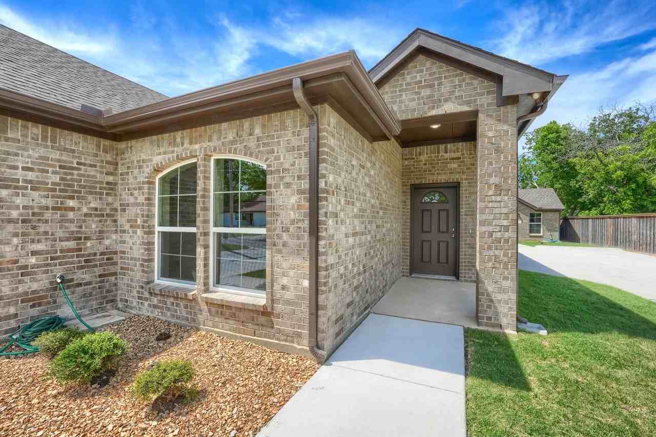 321 Fagg Dr - Photo 3 of 22