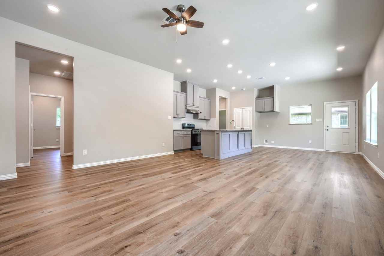 321 Fagg Dr - Photo 4 of 22
