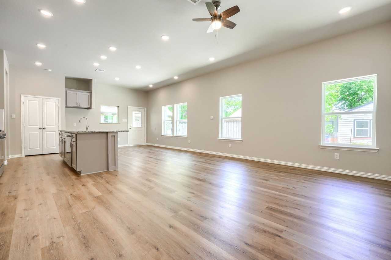 321 Fagg Dr - Photo 5 of 22