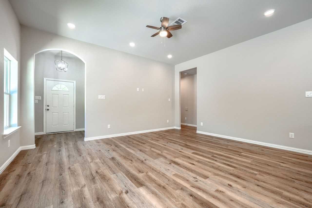 321 Fagg Dr - Photo 6 of 22