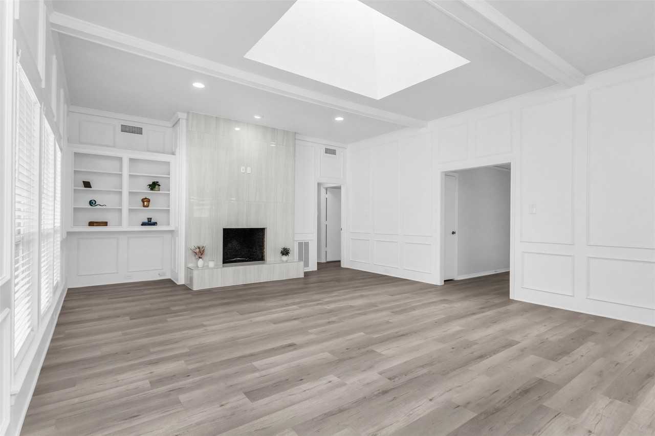 7233 Rustic Valley Dr - Photo 3 of 21