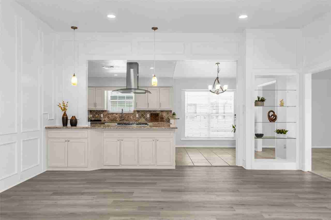 7233 Rustic Valley Dr - Photo 6 of 21