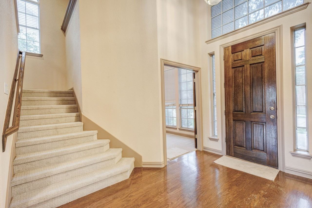 2010 Vista Dr - Photo 4 of 25