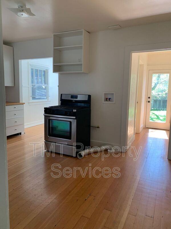 785 Lincoln St - Photo 4 of 18