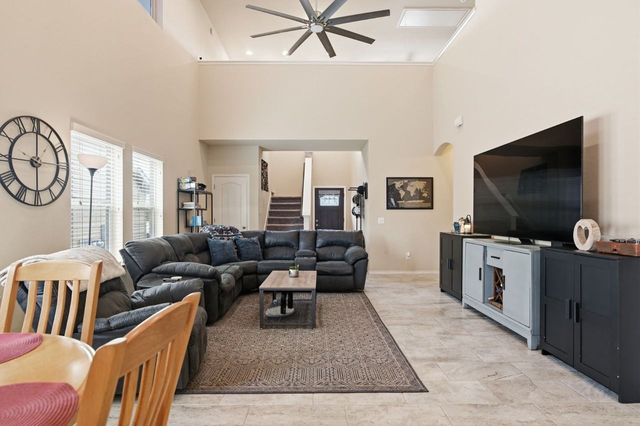 8318 Prickly Oak - Photo 5 of 31