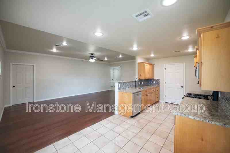 120 W Dogwood St - Photo 5 of 23