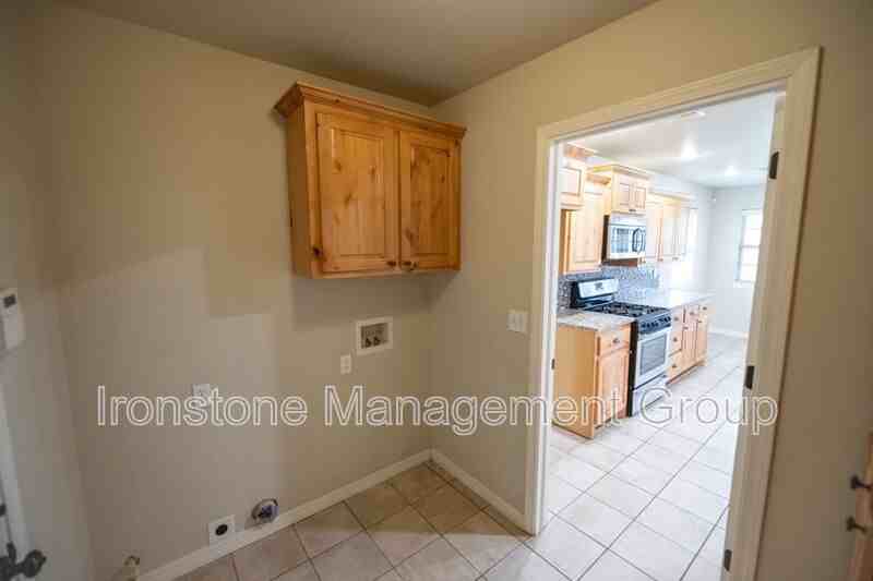 120 W Dogwood St - Photo 6 of 23