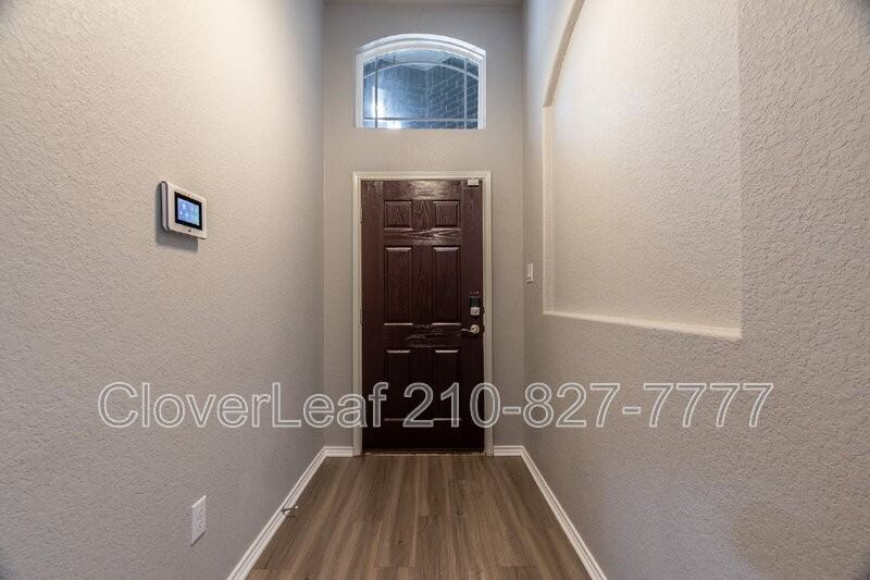 11446 Sea Gull Ct - Photo 5 of 33