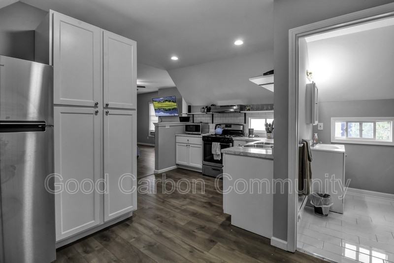 1246 West Ave #2 - Photo 5 of 9
