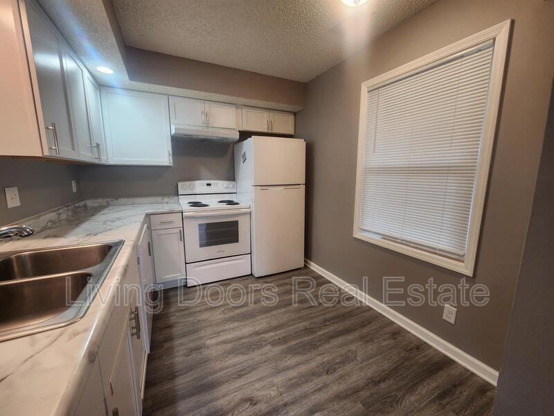 660 S 20th St - Photo 2 of 10