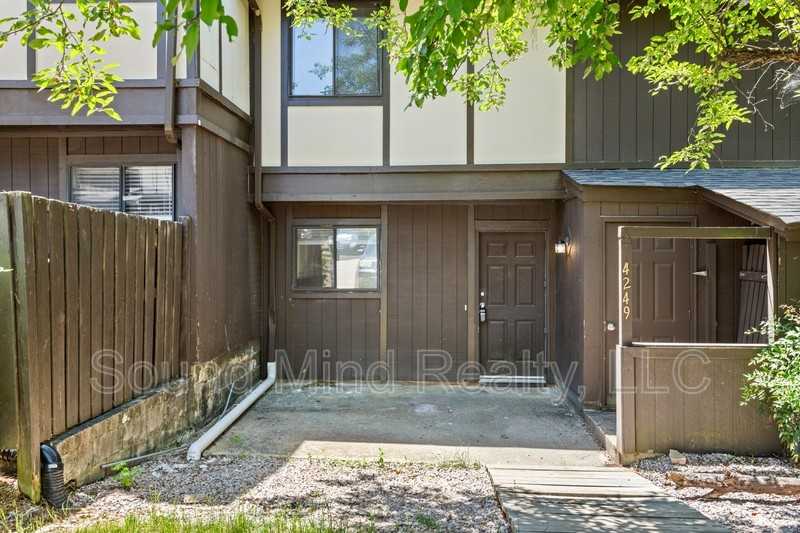 4249 Lake Ridge Dr - Photo 3 of 22