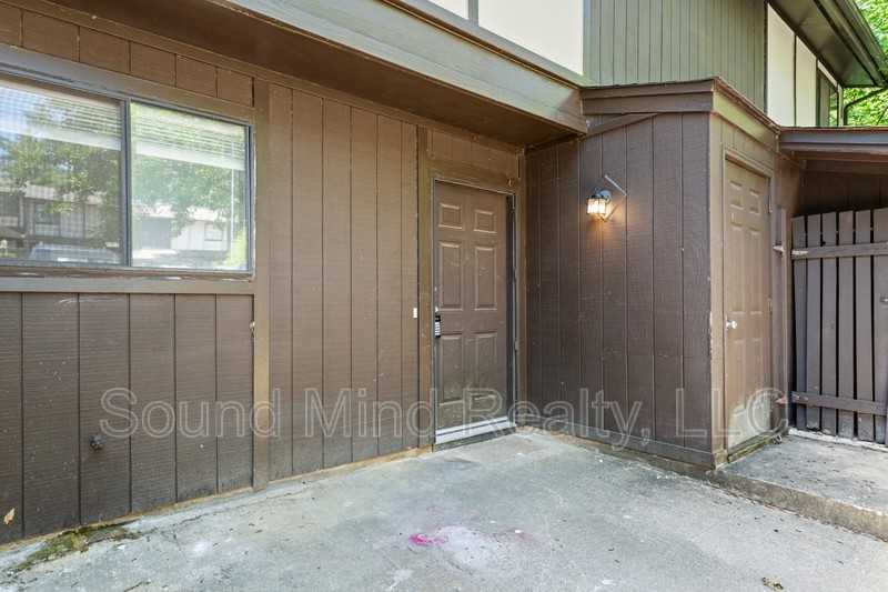 4249 Lake Ridge Dr - Photo 4 of 22