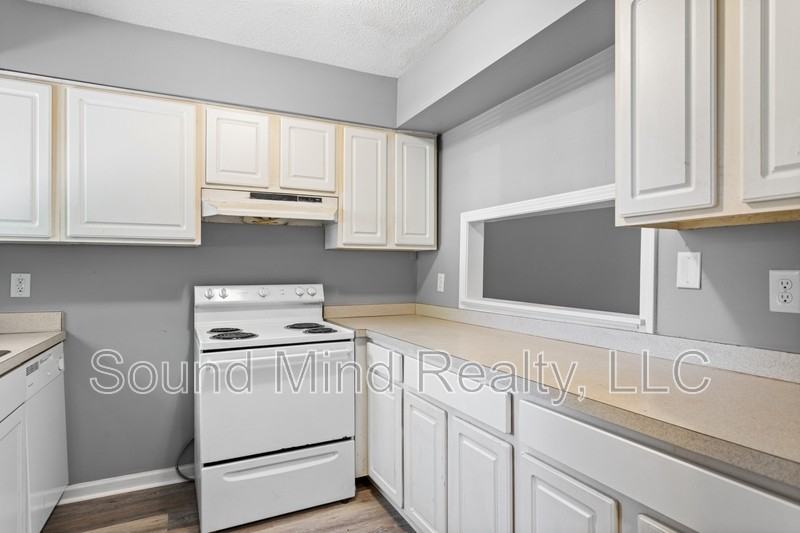 4249 Lake Ridge Dr - Photo 6 of 22